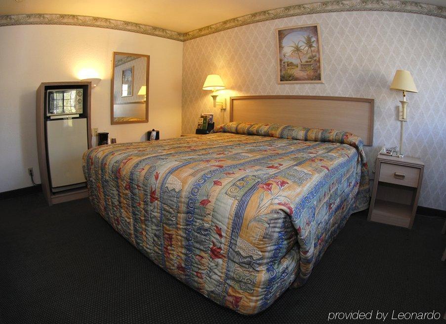 Pacific Inn Santa Cruz Room photo