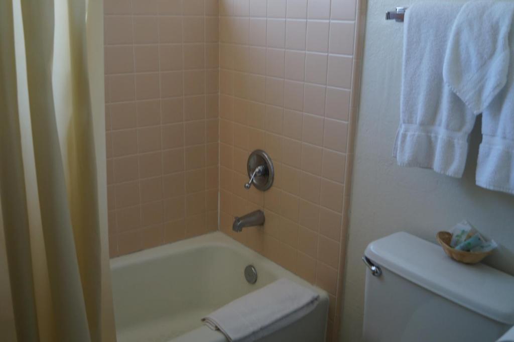 Pacific Inn Santa Cruz Room photo
